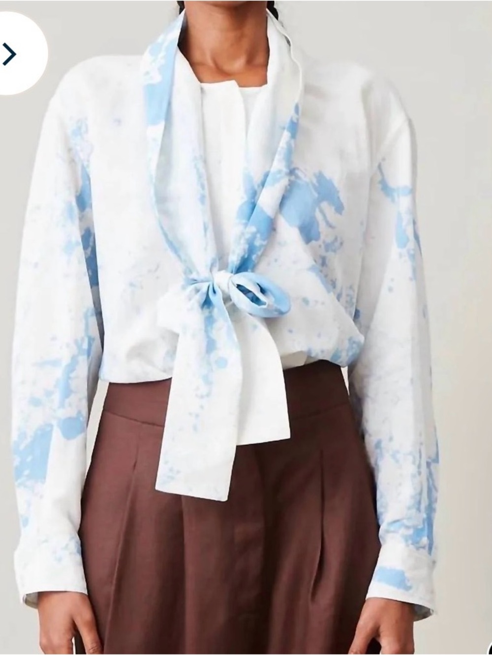 NWT Caron Callahan Candice Blue and White Tie-Neck Splash Print Shirt size M